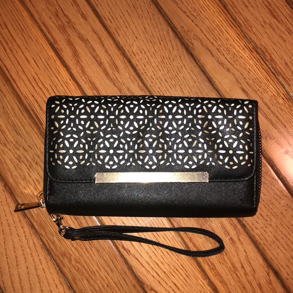 Black Double Zip Wallet!